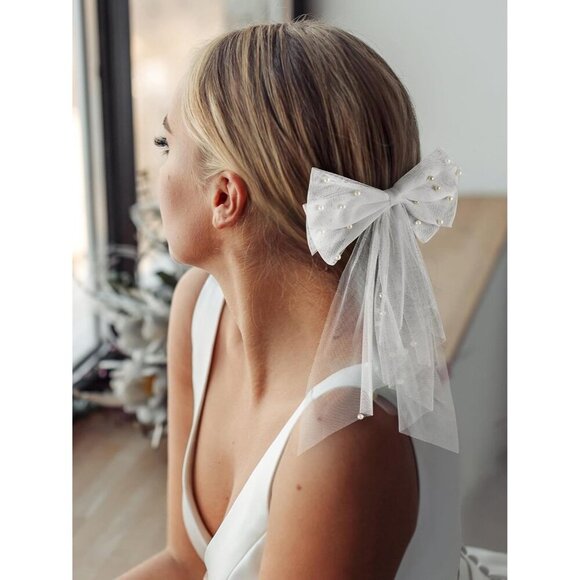 🆕Women White Clip Bachelorette Party Decorations Pearl Bow Accessories - Picture 3 of 9